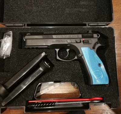 CZ 75 SP 01 po malom tunigu.jpg